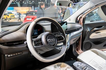 Interior del Fiat 500, en exposición en la Expo Bruselas el pasado enero.