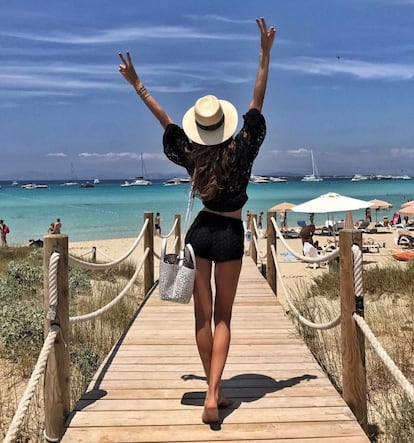 La modelo brasileña Izabel Goulart, conocida por ser uno de los 'ángeles' de Victoria's Secret, presumió en su Instagram de su viaje a Ibiza a principios de mes.