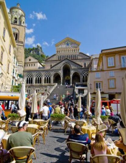 San Andreas y terraza en Amalfi (Italia).