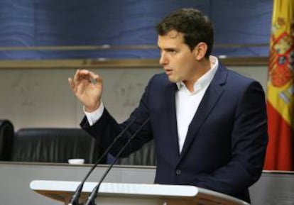 Albert Rivera of Ciudadanos has teamed up with the PSOE and Podemos against the PP.