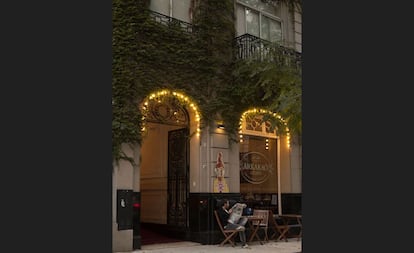 Terraza de la heladería Arkakao, ubicada en el antiguo hotel de Buenos Aires, Petit Palace.