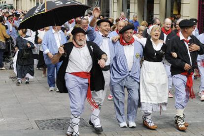 Los veteranos <b><i>blusas </b></i>celebran las fiestas en el día dedicado a ellos.