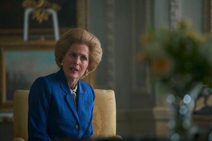 Gillian Anderson, como Margaret Thatcher en la cuarta temporada de 'The Crown'.