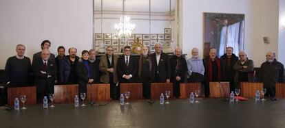 Fundadores de la plataforma Seguir creando, en una reunión con Patxi López.