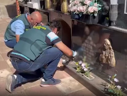 Ladrones de tumbas en Murcia: dos detenidos por 80 robos en el cementerio de Cehegín