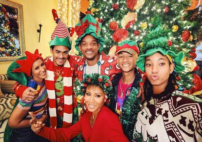 Will Smith felicita la Navidad junto al resto de su familia.