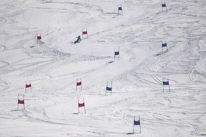 Un esquiador en un descenso de Baqueira Beret. 