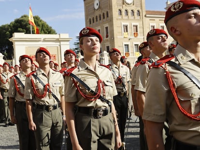 La cadete Borbón Ortiz, en la formación en el patio de la Academia General Militar (AGM) de Zaragoza, en una imagen distribuida por la Casa Real.