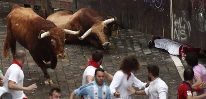 Toros de Pedraza de Yeltes han protagonizado el cuarto encierro de San Fermín 2016.