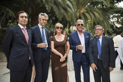 Gonzalo Casas, director comercial de PBS, Ignacio Soto, Chief Revenue Officer de PRISA, Fernando Zher, de Porsche Design, y su mujer y José Luis Calvo, de PBS.