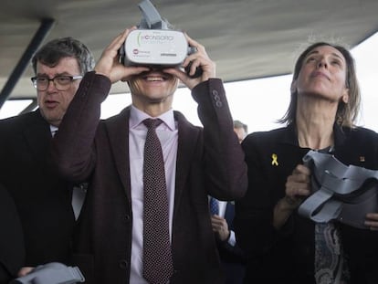  Visita en la primera incubadora de proyectos empresariales en 3D de Europa en el edificio del Consorci de la Zona Franca de Barcelona. Han participado el ministro Pedro Duque, la alcaldessa Ada Colau, la consellera Angels Chacon, la delegada Teresa Cunillera, el delegado del consorci Pere Navarro.