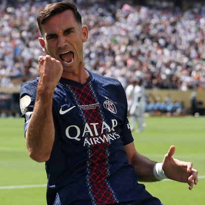 Soccer Football - FIFA Club World Cup - Semi Final - Paris St Germain v Real Madrid - MetLife Stadium, East Rutherford, New Jersey, U.S. - July 9, 2025  Paris St Germain's Fabian Ruiz celebrates scoring their first goal REUTERS/Amanda Perobelli     TPX IMAGES OF THE DAY