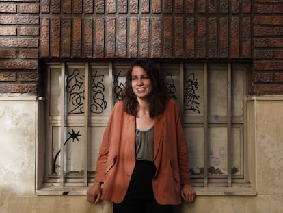 Fátima González, en una calle de Lavapiés, a mediados de junio.