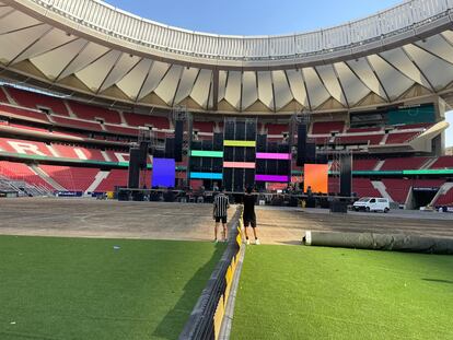 El escenario de Madrid Festival Puro Reggaeton como lucía este jueves en el estadio Wanda Metropolitano. 