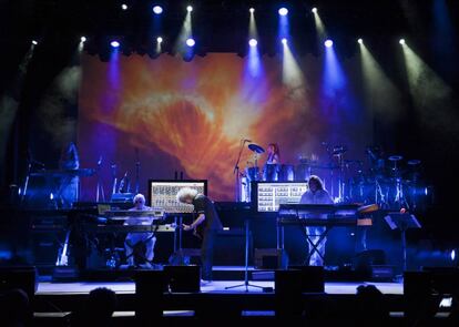 Brian May, guitarrista y astrofísico, actúa en el escenario de una edición anterior de Starmus.