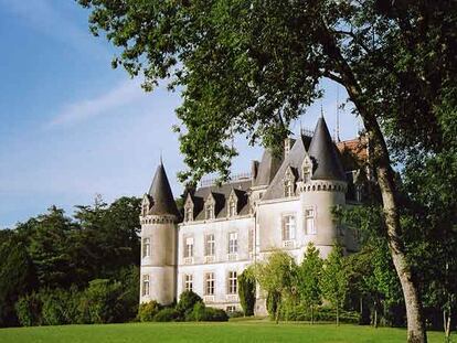 El Château des Tesnières, uno de los establecimientos que el sello Châteaux & Hotels tiene en el norte de Francia, cerca de las costas de Bretaña.