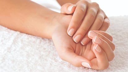 tips para las uñas, cuidado de las uñas, como hidratar las uñas, uñas cuidadas, Cuidado de uñas quebradizas, Cuidado de uñas y cutículas, Vitaminas para fortalecer las uñas, Crema cutículas, isdin uñas