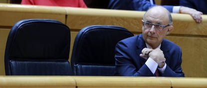 El ministro de Hacienda, Cristóbal Montoro, en el debate de la reforma fiscal.