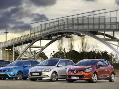 De izquierda a derecha, los Opel Corsa, Seat Ibiza, Hyundai i20 y Renault Clio, todos con carrocería de cinco puertas.