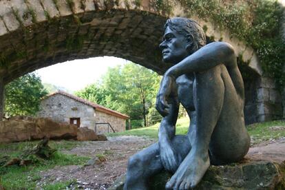 Monumento al Hombre Pez, en Liérganes