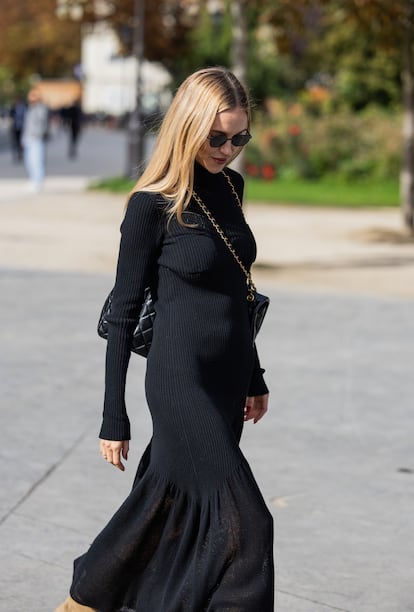 Pernille Teisbaek luce su rubio recesión en la semana de la moda de París.
