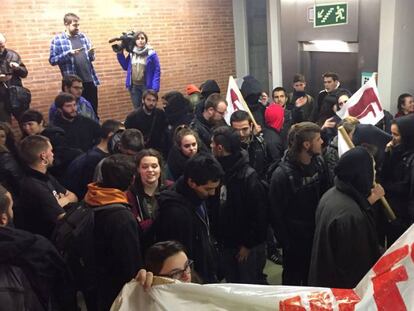 Estudiantes de la UAB, durante el boicot