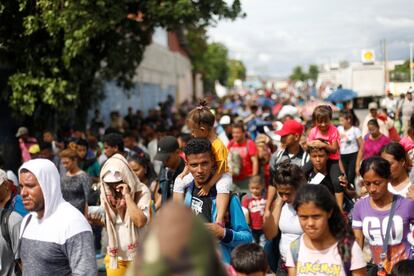 La caravana de más de 1500 personas comenzó su travesía la semana pasada en San Pedro Sula (Honduras) para atravesar Guatemala y México en la ruta hacia Estados Unidos. 