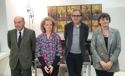 El presidente del Consorcio del MNAC, Miquel Roca, la consejera Mariàngela Vilallonga, el teniente de alcalde Joan Subirats y la subdirectora general de museos estatales, Carmen Jiménez, tras la reunión del patronato.
 