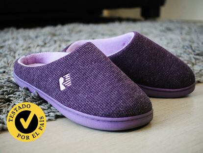 Artículo de EL PAÍS Escaparate sobre una comparativa de zapatillas de ir por casa unisex.