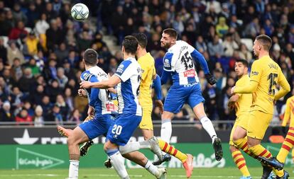 David López marca el gol del Espanyol.