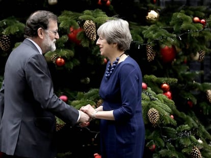 Theresa May and Mariano Rajoy in London.