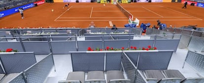 Una fila de palcos en la Caja Mágica de Madrid.