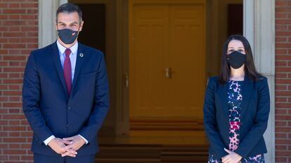 La líder de Ciudadanos, Inés Arrimadas, llega a la reunión con el presidente del Gobierno, Pedro Sánchez, en la Moncloa el pasado 2 de septiembre.