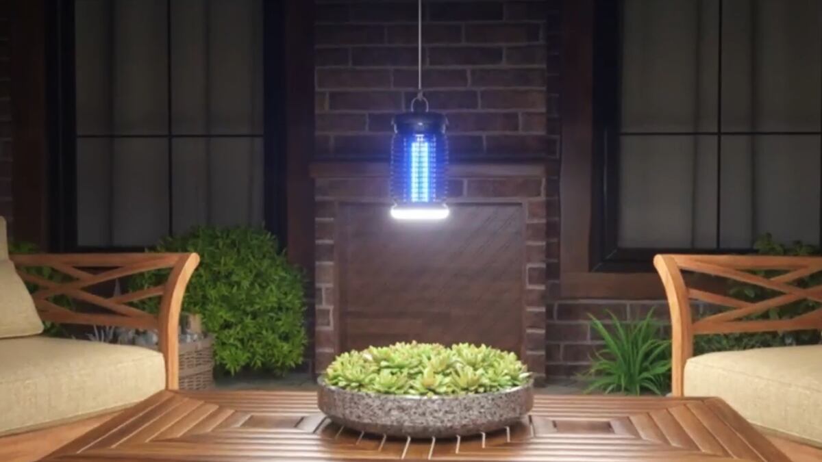 Describimos la lámpara antimosquitos más potente con luz led incluida.