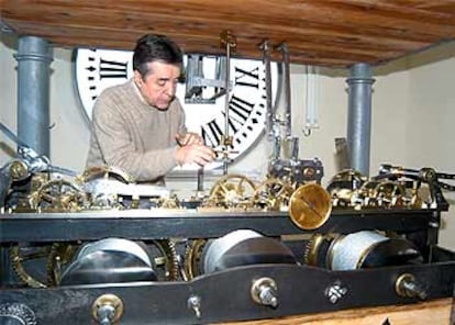 El reloj de la Puerta del Sol ya está listo para el ritual de Nochevieja.