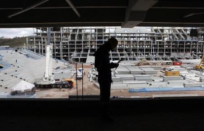 Obras de construcción del estadio Nuevo Corinthias, en Itaquera (São Paulo). / NACHO DOCE (REUTERS)