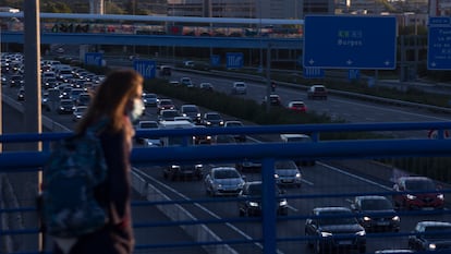 Traffic on the A-1 highway near Sanchinarro in the Madrid region.