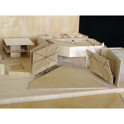 maquetas del estudio de la arquitecta Frida Escobedo durante la remodelación de La Tallera