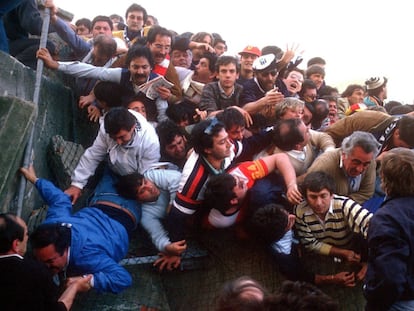 Avalancha de seguidores en el estado de Heysel, el 29 de mayo de 1985. IMAGO