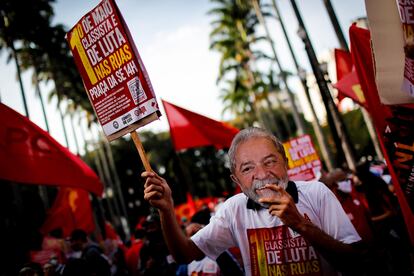 Apoiadores do ex-presidente Lula participam de ato pelo Dia do Trabalho, em 1º de maio deste ano, em São Paulo.