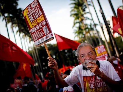 Apoiadores do ex-presidente Lula participam de ato pelo Dia do Trabalho, em 1º de maio deste ano, em São Paulo.