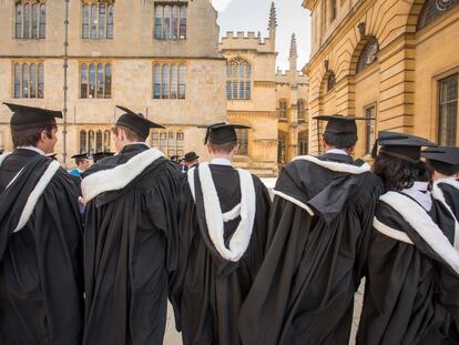 Graduación de estudiantes en la universidad británica de Oxford, en Reino Unido.