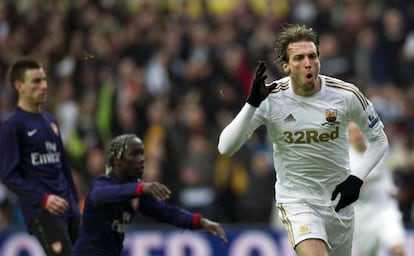 Michu celebra un gol al Arsenal.