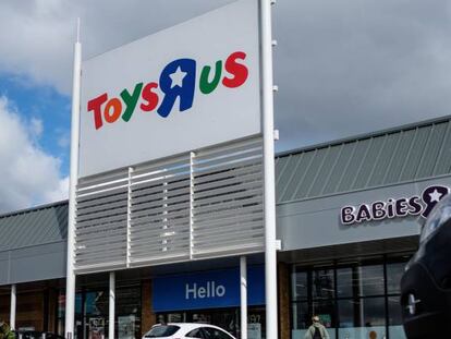 Toys &#039;R&#039; Us Files For Bankruptcy