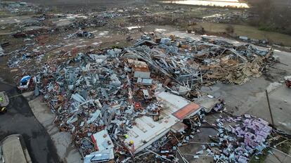 Las autoridades de emergencias han informado este sábado de la muerte de 23 personas en Misisipí a causa de los tornados que arrasaron el Estado el viernes por la noche, destruyendo edificios y dejando sin electricidad a varios Estados del sur.