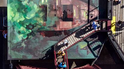 Una de las cuatro terrazas que Pablo Zabala ha pintado en el Puente Colgante.