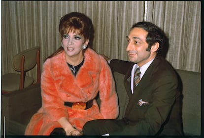 Gina Lollobrigida junto al empresario americano George Kaufman, con el que planeaba casarse, aunque la ley italiana no le permitió divorciarse de Dr. Miklo Skofic.