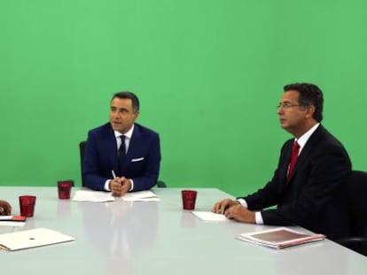 Los candidatos en las elecciones primarias del Partido Socialista de Portugal, Costa (izquierda) Seguro, en un debate televisivo.