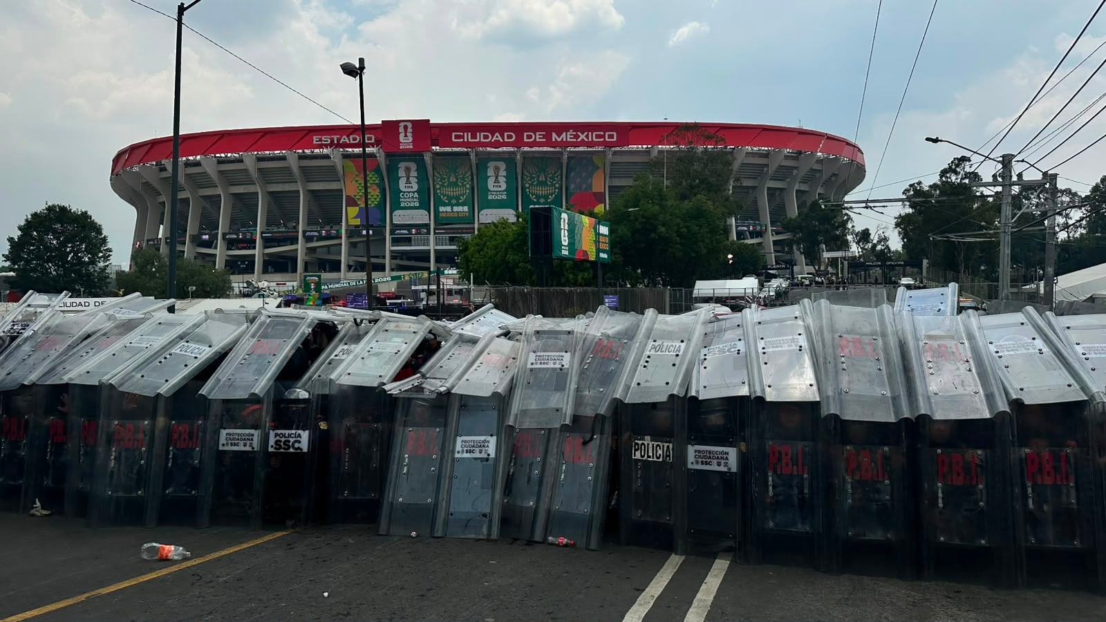 México vibra en verde por el Mundial y eleva la voz por sus problemas sociales