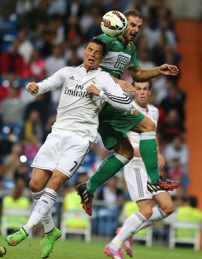 Lombam salta con Ronaldo